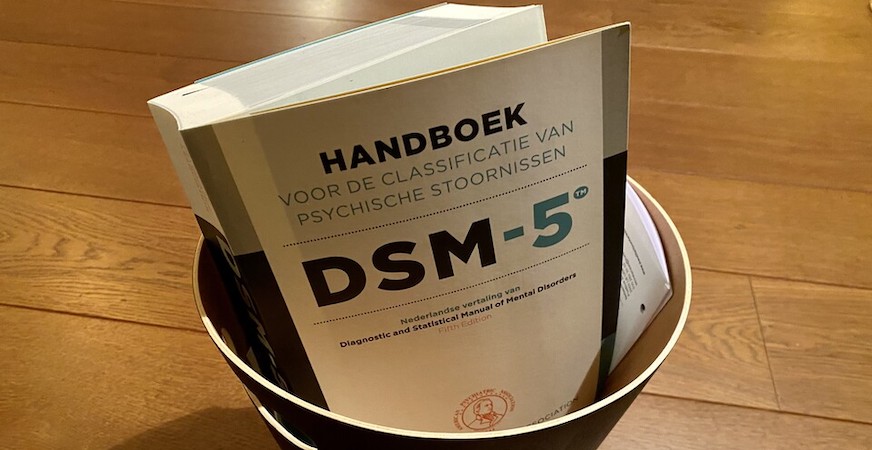 3 goede redenen waarom we de DSM moeten afschaffen (en 2 waarom niet)