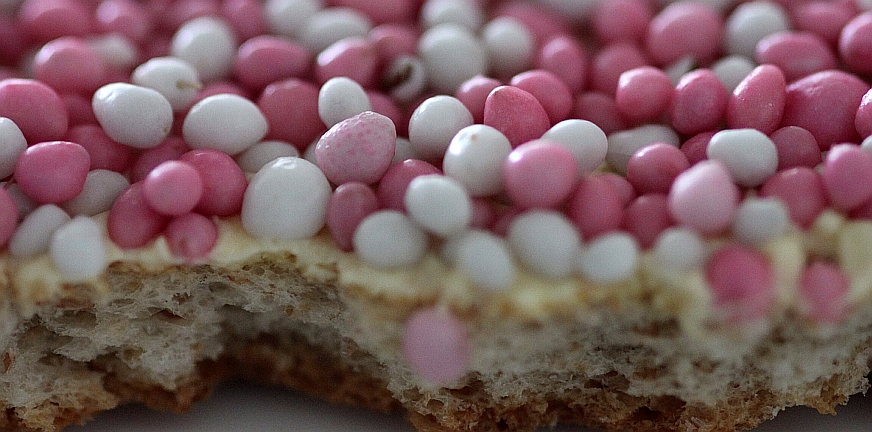 Heeft Marianne een traumatische bevalling meegemaakt? Op latere leeftijd heeft zij een bipolaire stoornis en psychosegevoeligheid ontwikkeld.