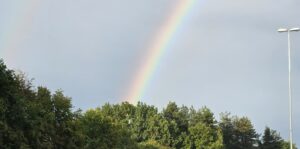 Paranja vertelt over haar ervaring met medicatieonttrekking en hoe ze daarin door meerdere professionals niet serieus werd genomen.