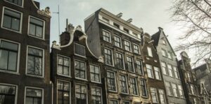 Eddo Rats organiseerde jarenlang een lotgenotengroep waarin deelnemers aan hun herstel konden werken, buiten de reguliere ggz.